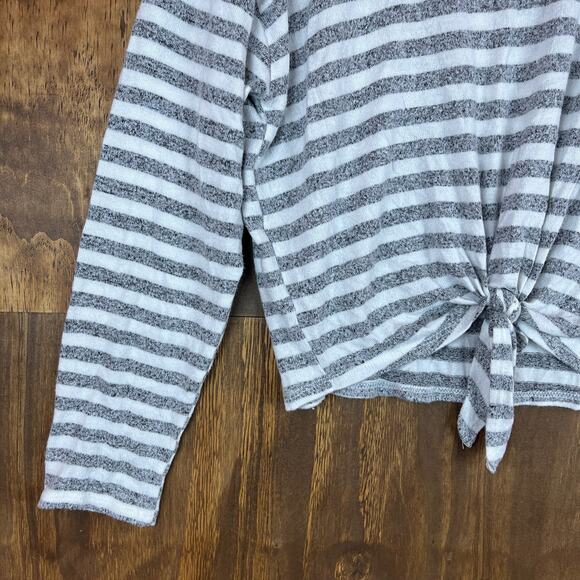 Caution To The Wind Womens Sweater Gray White Stripe Front Tie Lightweight M/L - Picture 4 of 13